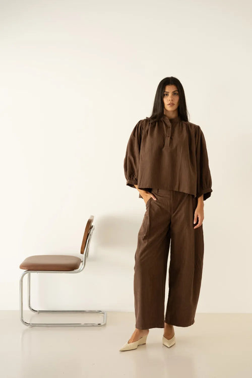 Ensemble AMBRE – Blouse chocolat rayée et pantalon large