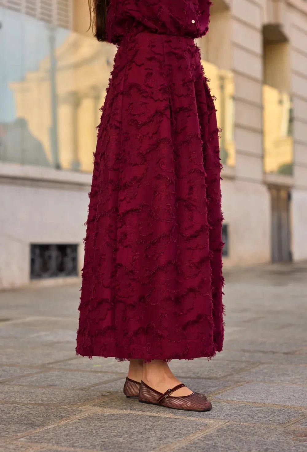 Ensemble Bordeaux Texturé – Veste &amp; Jupe Élégance Intemporelle