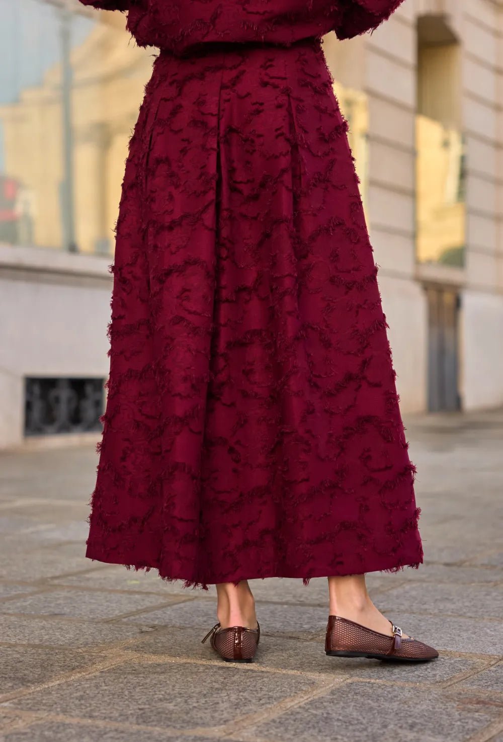 Ensemble Bordeaux Texturé – Veste &amp; Jupe Élégance Intemporelle